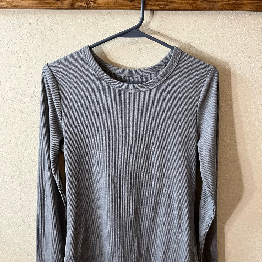 2 Pack Girl Brown and Gray Long Sleeve Shirts

Number 12 - Picture 4 of 4